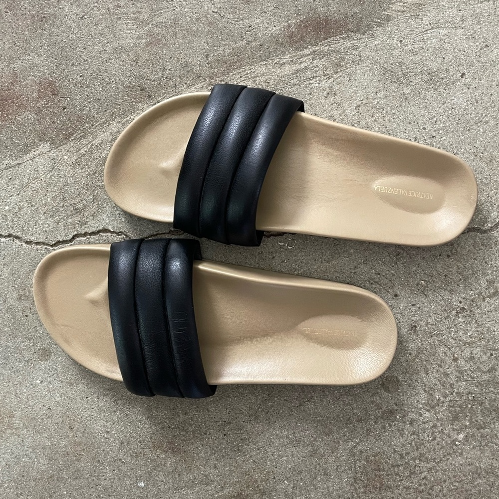 Beatrice Valenzuela Sandila, size 7, in great condition - worn 3x.